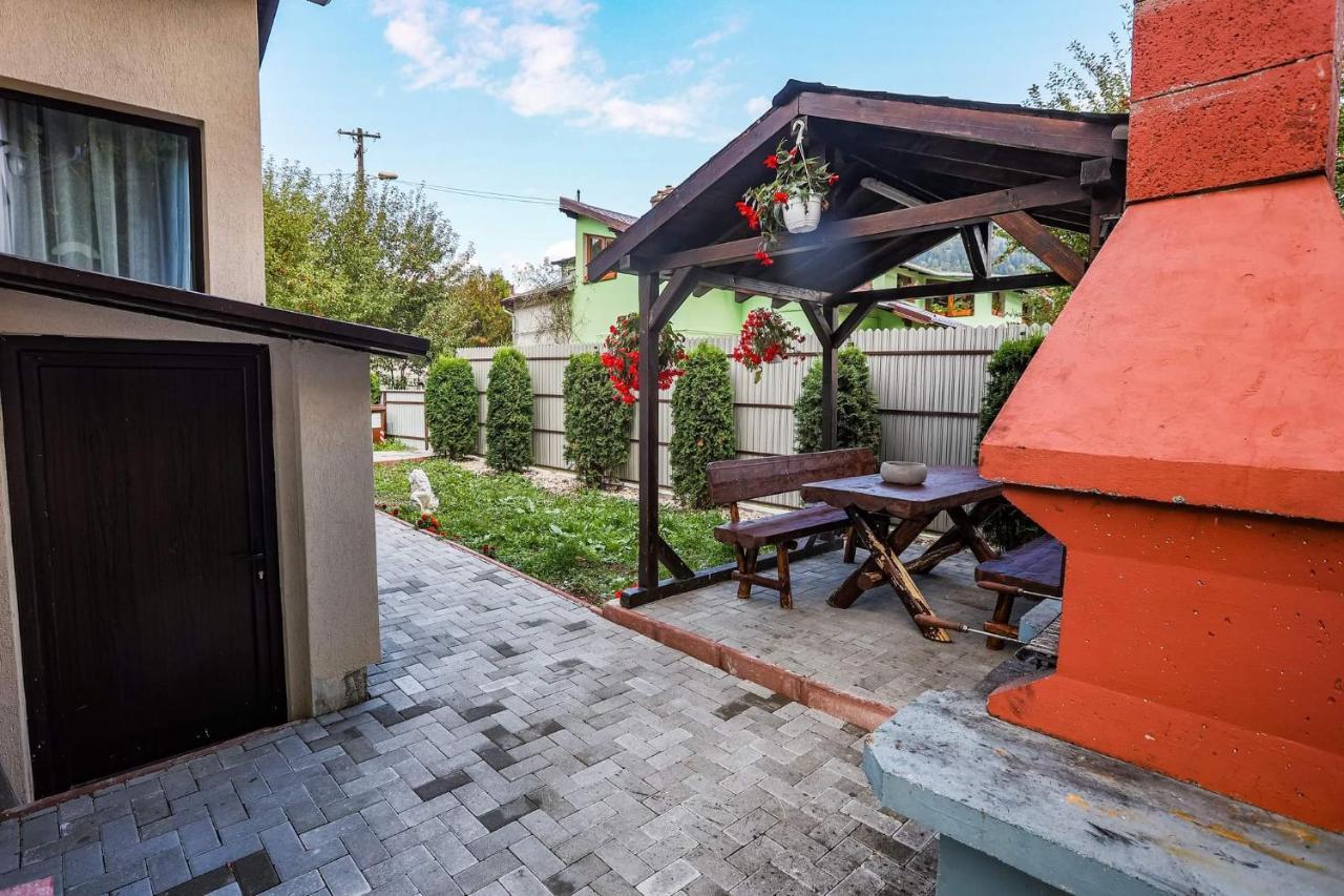 Hotel Casa Andy Buşteni Exterior foto